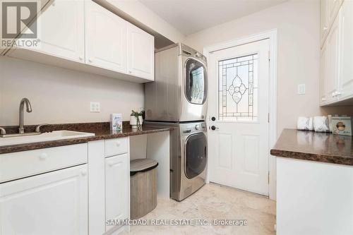 1779 Fifeshire Court, Mississauga, ON - Indoor Photo Showing Laundry Room