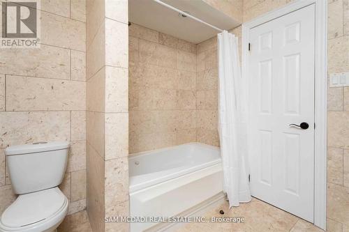 1779 Fifeshire Court, Mississauga, ON - Indoor Photo Showing Bathroom