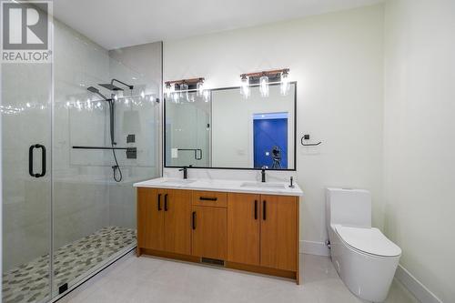 1725 Balsam Place, Kamloops, BC - Indoor Photo Showing Bathroom