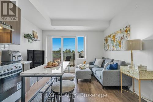 404 - 20 Orchid Place Drive, Toronto, ON - Indoor Photo Showing Living Room