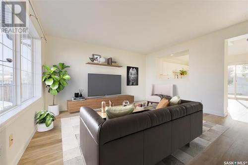 542 Carter Way, Saskatoon, SK - Indoor Photo Showing Living Room