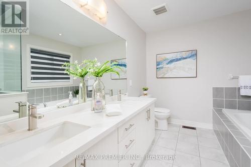 126 Barrow Avenue, Bradford West Gwillimbury, ON - Indoor Photo Showing Bathroom