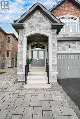 126 Barrow Avenue, Bradford West Gwillimbury, ON - Outdoor With Facade