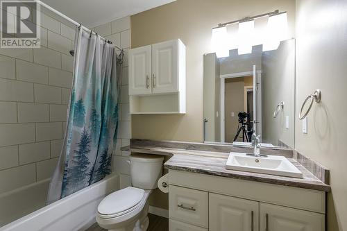 1595 Summit Drive Unit# 27 Lot# 25, Kamloops, BC - Indoor Photo Showing Bathroom