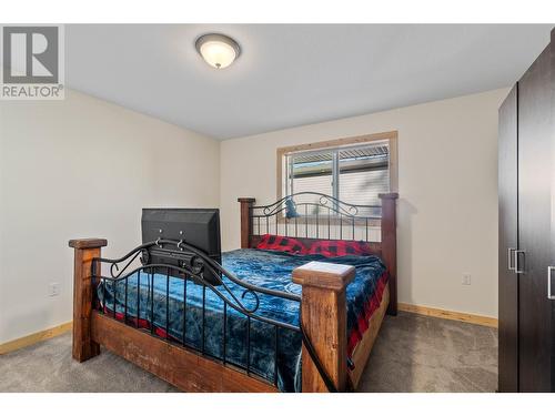 195 Twin Lakes Road, Enderby, BC - Indoor Photo Showing Bedroom