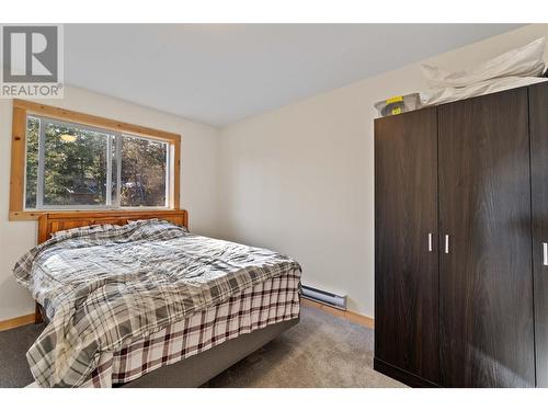 195 Twin Lakes Road, Enderby, BC - Indoor Photo Showing Bedroom