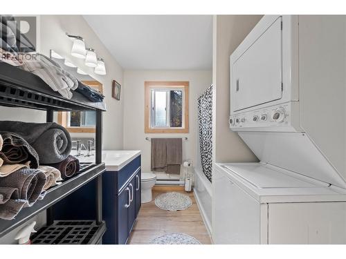 195 Twin Lakes Road, Enderby, BC - Indoor Photo Showing Laundry Room