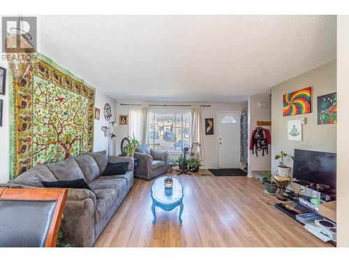 1605 Summit Drive Unit# 9, Kamloops, BC - Indoor Photo Showing Living Room