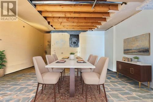 811 21 Street Ne, Salmon Arm, BC - Indoor Photo Showing Dining Room