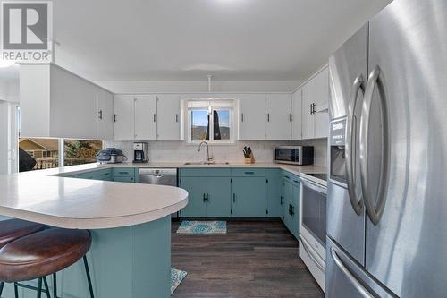 811 21 Street Ne, Salmon Arm, BC - Indoor Photo Showing Kitchen