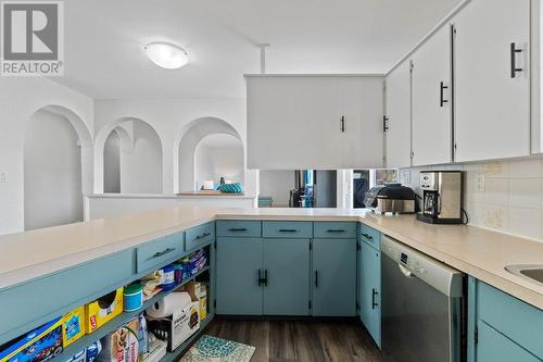 811 21 Street Ne, Salmon Arm, BC - Indoor Photo Showing Kitchen