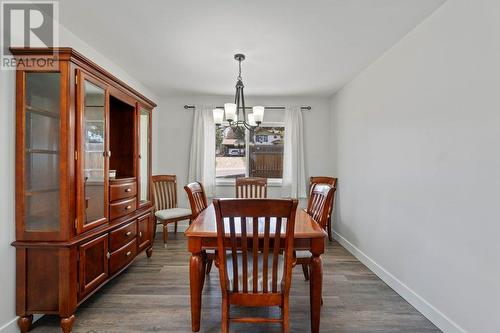 811 21 Street Ne, Salmon Arm, BC - Indoor Photo Showing Dining Room