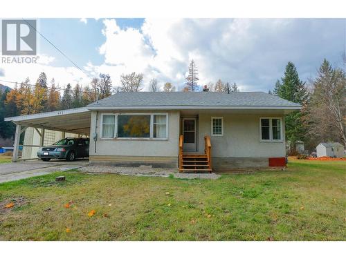 908 Glendale Avenue, Salmo, BC - Outdoor