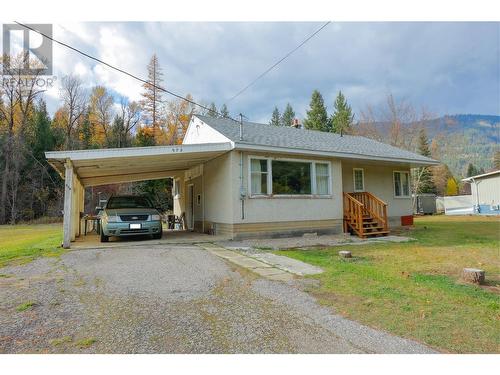 908 Glendale Avenue, Salmo, BC - Outdoor