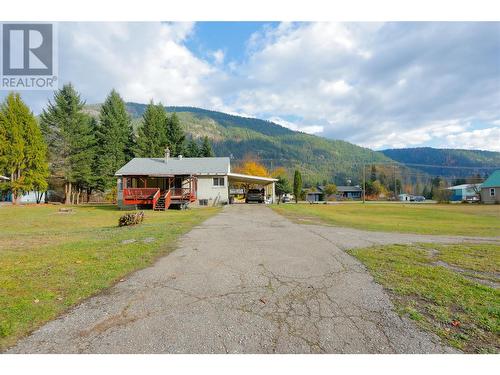 908 Glendale Avenue, Salmo, BC - Outdoor With View