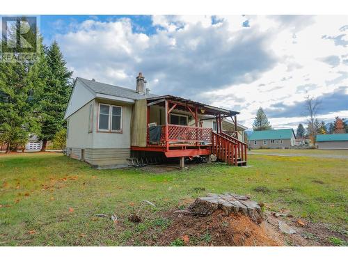 908 Glendale Avenue, Salmo, BC - Outdoor With Deck Patio Veranda