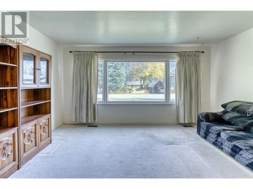 908 Glendale Avenue, Salmo, BC - Indoor