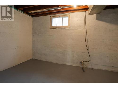 908 Glendale Avenue, Salmo, BC - Indoor Photo Showing Basement