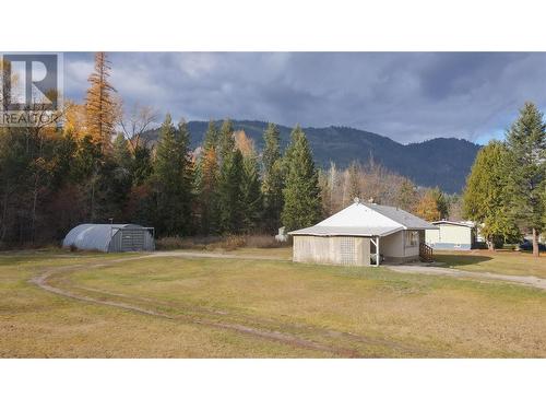 908 Glendale Avenue, Salmo, BC - Outdoor