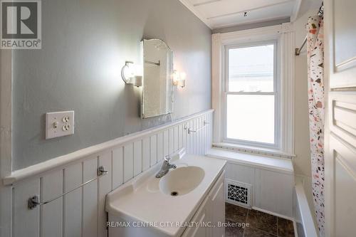 187 Water Street S, St. Marys (21 - St. Marys), ON - Indoor Photo Showing Bathroom