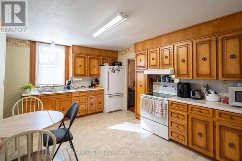 187 Water Street S, St. Marys (21 - St. Marys), ON - Indoor Photo Showing Kitchen With Double Sink