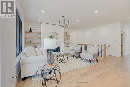 194 Timberwalk Trail, Middlesex Centre (Ilderton), ON - Indoor Photo Showing Living Room