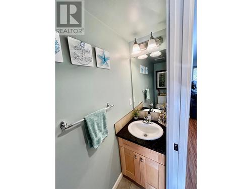 1130 Riverside Avenue Unit# 24, Sicamous, BC - Indoor Photo Showing Bathroom