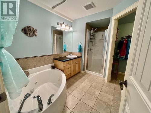 1130 Riverside Avenue Unit# 24, Sicamous, BC - Indoor Photo Showing Bathroom