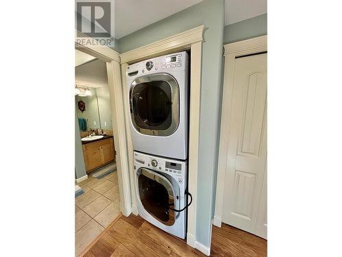 1130 Riverside Avenue Unit# 24, Sicamous, BC - Indoor Photo Showing Laundry Room