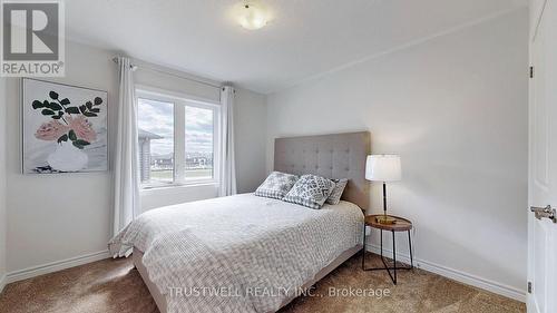 178 Rosanne Circle, Wasaga Beach, ON - Indoor Photo Showing Bedroom