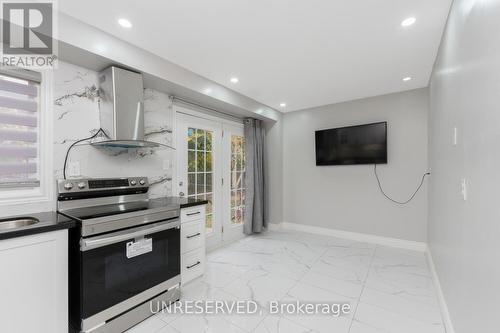 148 Sunforest Drive, Brampton, ON - Indoor Photo Showing Kitchen