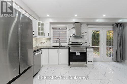 148 Sunforest Drive, Brampton, ON - Indoor Photo Showing Kitchen