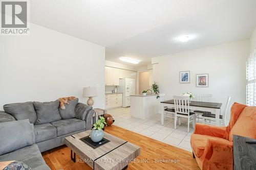 32 Calliandra Trail, Brampton, ON - Indoor Photo Showing Living Room