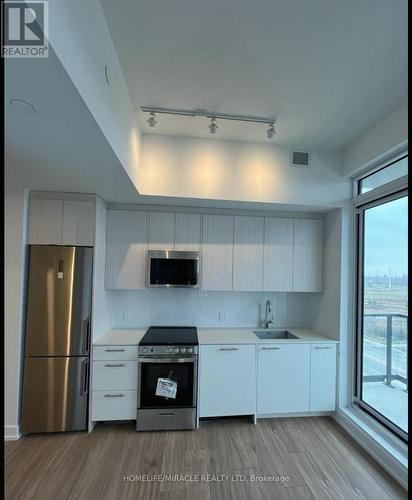 S0809 - 215 Veterans Drive, Brampton, ON - Indoor Photo Showing Kitchen