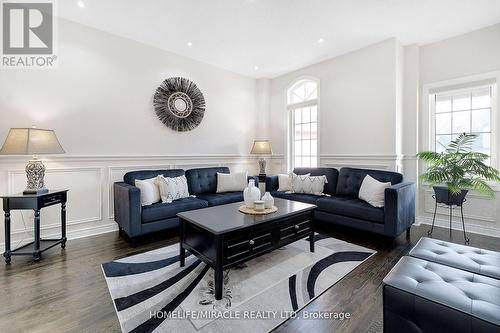 46 Amboise Crescent, Brampton, ON - Indoor Photo Showing Living Room