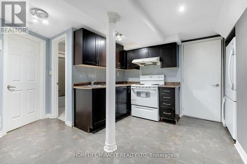 46 Amboise Crescent, Brampton, ON - Indoor Photo Showing Kitchen