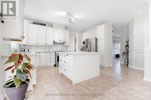 46 Amboise Crescent, Brampton, ON - Indoor Photo Showing Kitchen