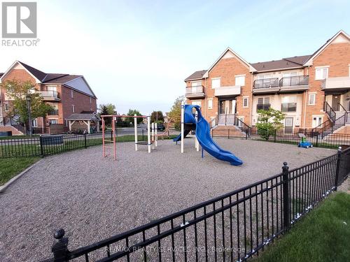 4 - 4620 Guildwood Way, Mississauga, ON - Outdoor