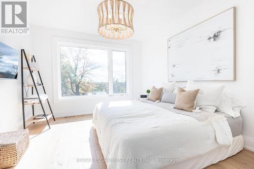 1131 Concession 6 W, Hamilton, ON - Indoor Photo Showing Bedroom