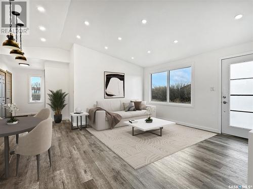 398 Okaneese Avenue S, Fort Qu'Appelle, SK - Indoor Photo Showing Living Room