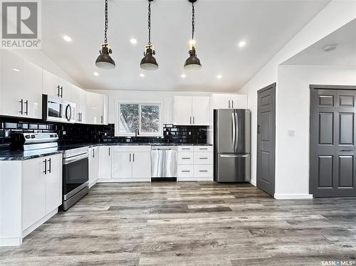 398 Okaneese Avenue S, Fort Qu'Appelle, SK - Indoor Photo Showing Kitchen