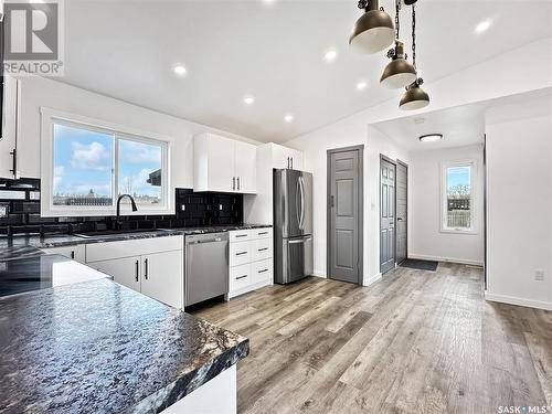 398 Okaneese Avenue S, Fort Qu'Appelle, SK - Indoor Photo Showing Kitchen With Upgraded Kitchen