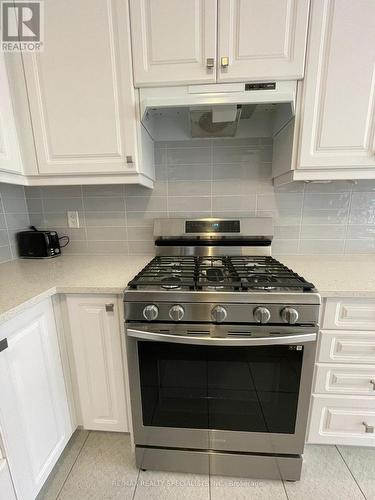 3950 Thomas Alton Boulevard, Burlington, ON - Indoor Photo Showing Kitchen