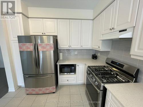 3950 Thomas Alton Boulevard, Burlington, ON - Indoor Photo Showing Kitchen