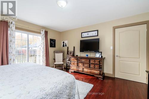 24 Wakunda Crescent, Tiny, ON - Indoor Photo Showing Bedroom