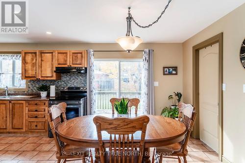 24 Wakunda Crescent, Tiny, ON - Indoor Photo Showing Dining Room