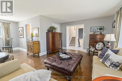 23 Hayleyvale Road, Caledon, ON - Indoor Photo Showing Living Room