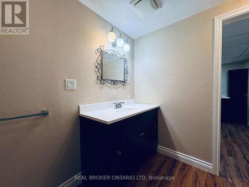 Bathroom - Lower - 17 Bobolink Drive, Tillsonburg, ON - Indoor Photo Showing Bathroom