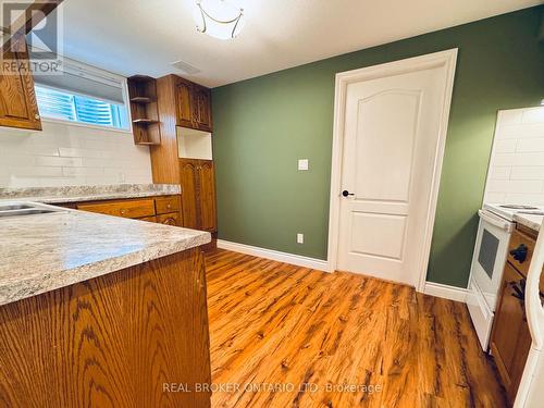 Unit Kitchen - Lower - 17 Bobolink Drive, Tillsonburg, ON - Indoor Photo Showing Kitchen