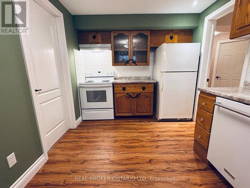 Unit Kitchen - Lower - 17 Bobolink Drive, Tillsonburg, ON - Indoor Photo Showing Kitchen